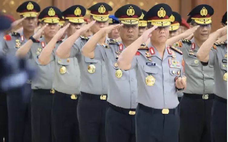 Daftar jenderal bintang 3 Polri, siapa saja memasuki usia pensiun tahun ini
